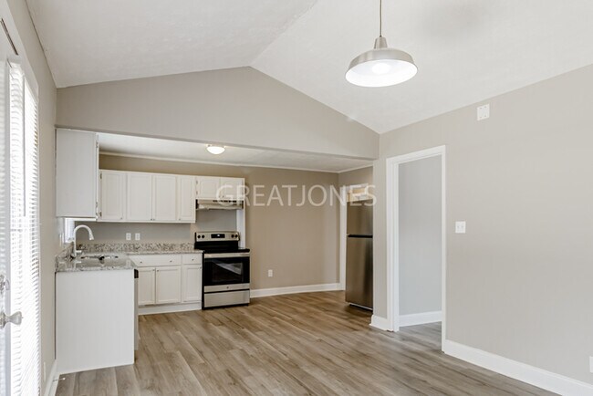 Building Photo - 2858 Walnut Creek Rd