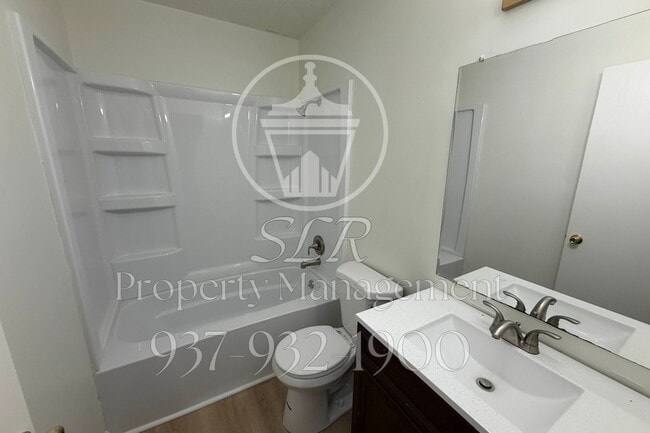 Building Photo - 518 Regal Ave