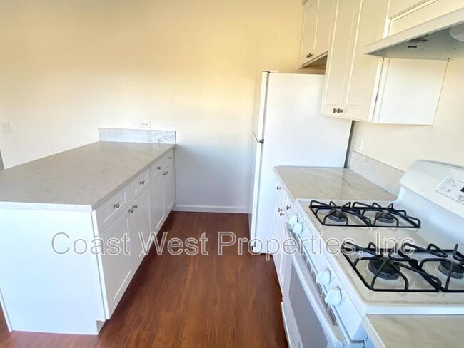 Building Photo - 6570 Oakridge Rd