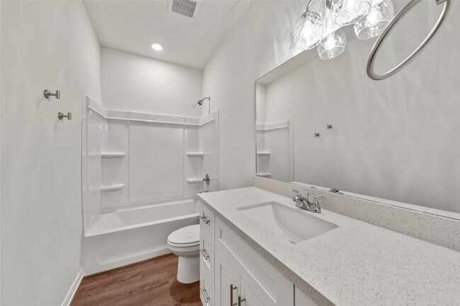 Building Photo - 706 W Dallas St