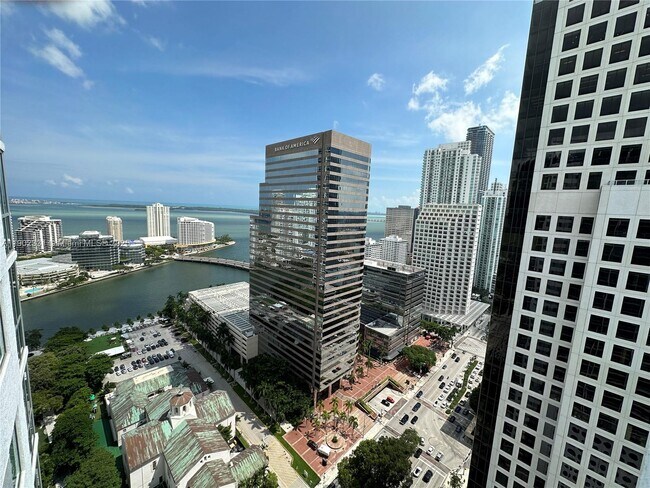 Building Photo - 500 Brickell Ave