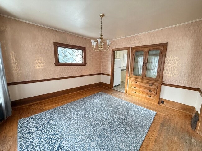 Building Photo - Well-Maintained 4-Bedroom Home with Historical Charm Near Downtown Jackson