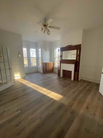 Building Photo - 311 S Main St