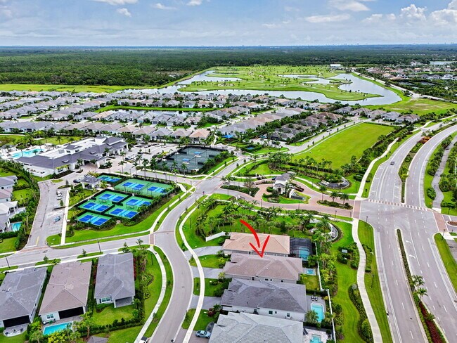 Building Photo - 9901 Regency Wy