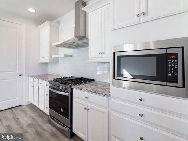 Building Photo - 3245 Mateer Ln