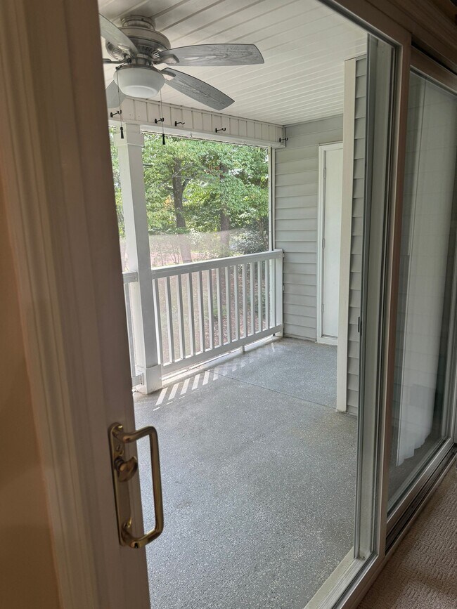 Building Photo - 7024 Somerset Cir