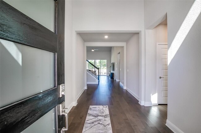 Building Photo - 16701 Casa Anna Dr.