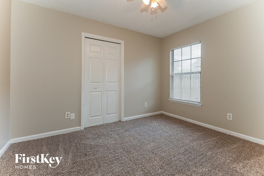 Building Photo - 4576 Antler Hill Dr E