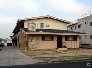 Building Photo - 517 Venice Way