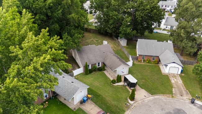 Building Photo - 609 Maxwood Ct