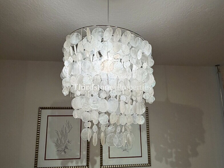 Building Photo - 11 Arbor Club Dr