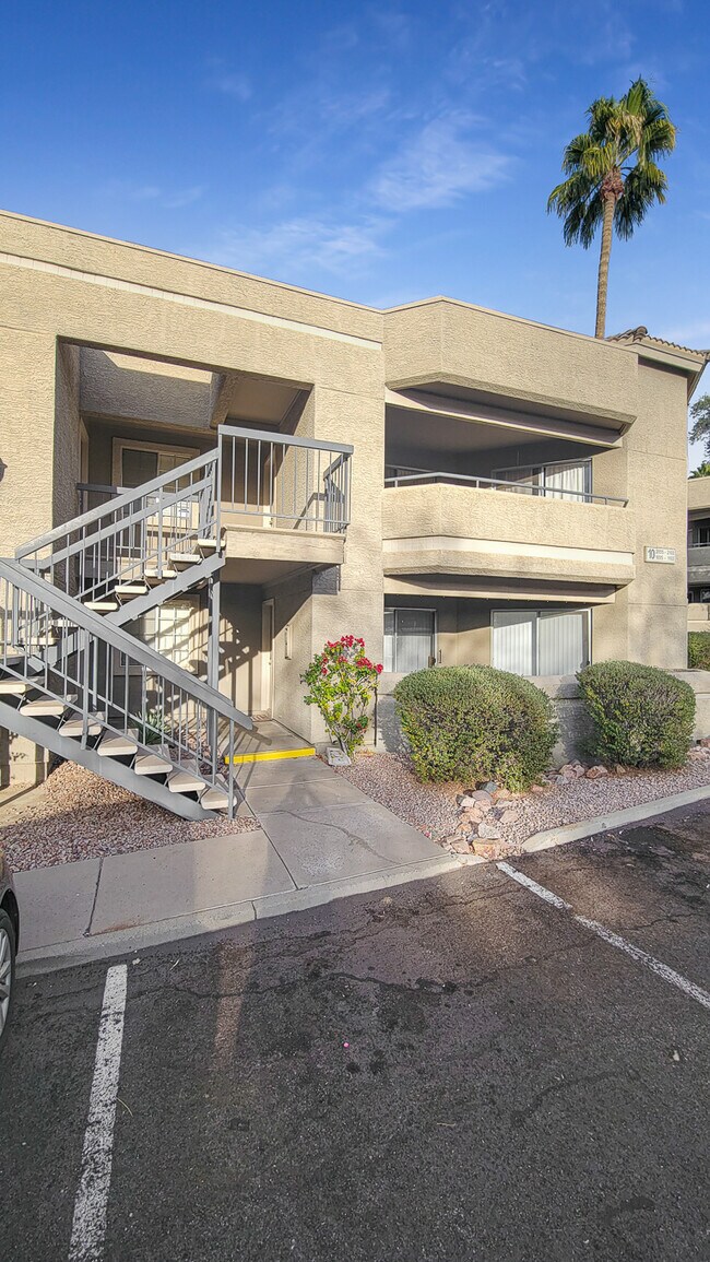 Building Photo - 1720 E Thunderbird Rd