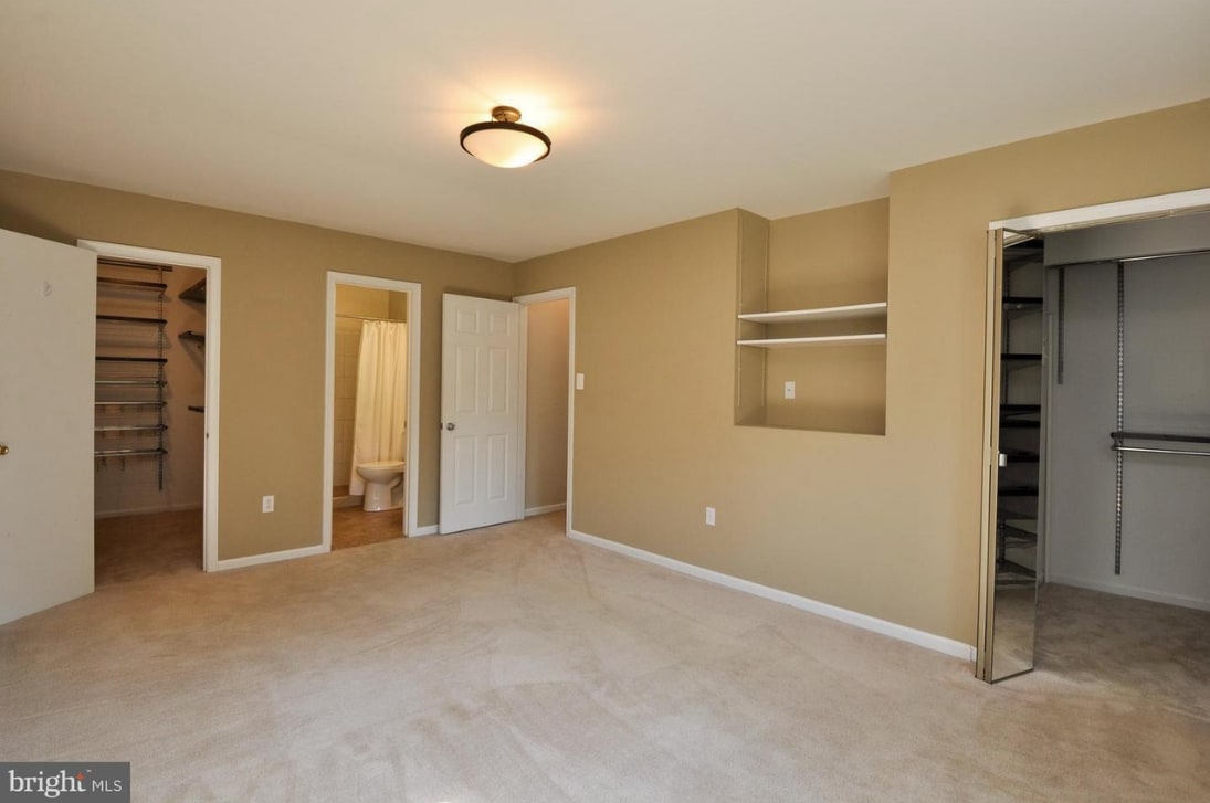 Building Photo - 10152 Marshall Pond Rd