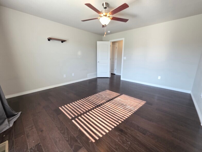 Building Photo - 6535 Weiser Dr
