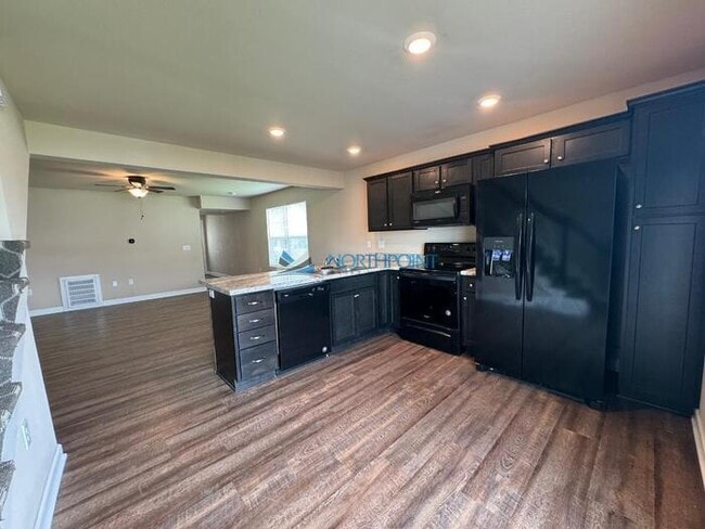 Building Photo - Maintained 3 Bed, 2.5 Bath House In Belton
