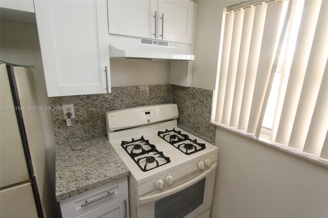 Building Photo - 1655 W 44th Pl