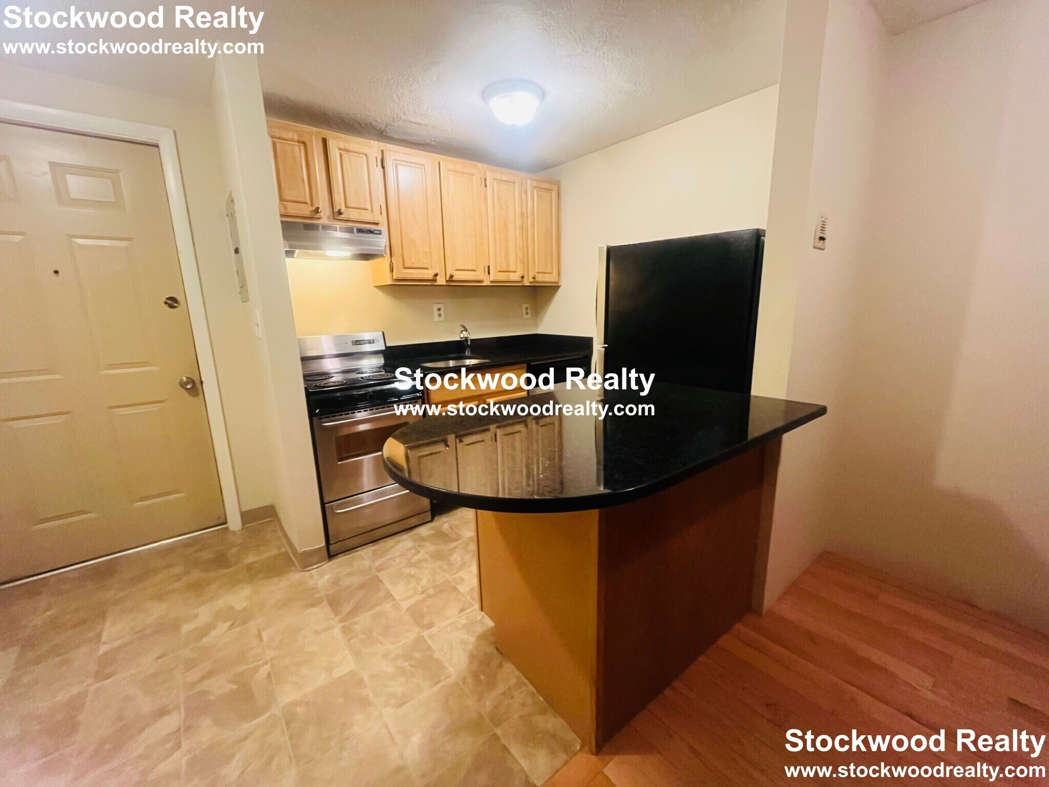 Building Photo - 382 Dorchester St