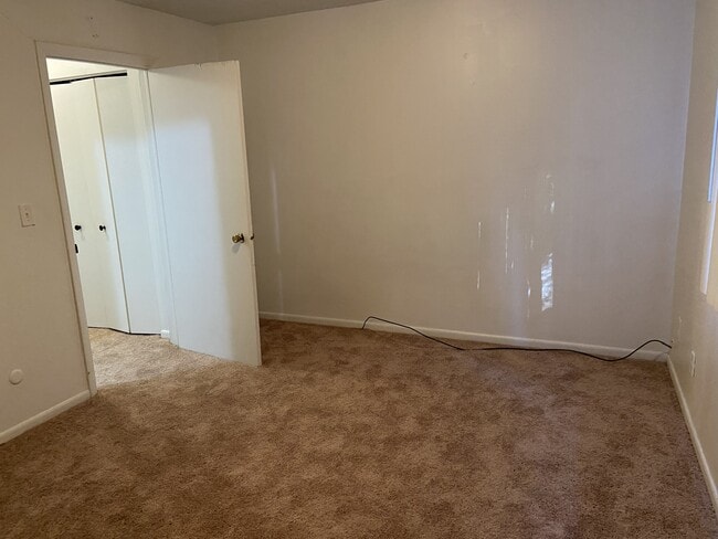 Building Photo - 1790 Cromwell Dr