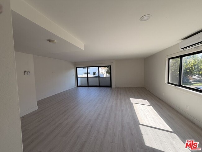 Building Photo - 1609 Veteran Ave