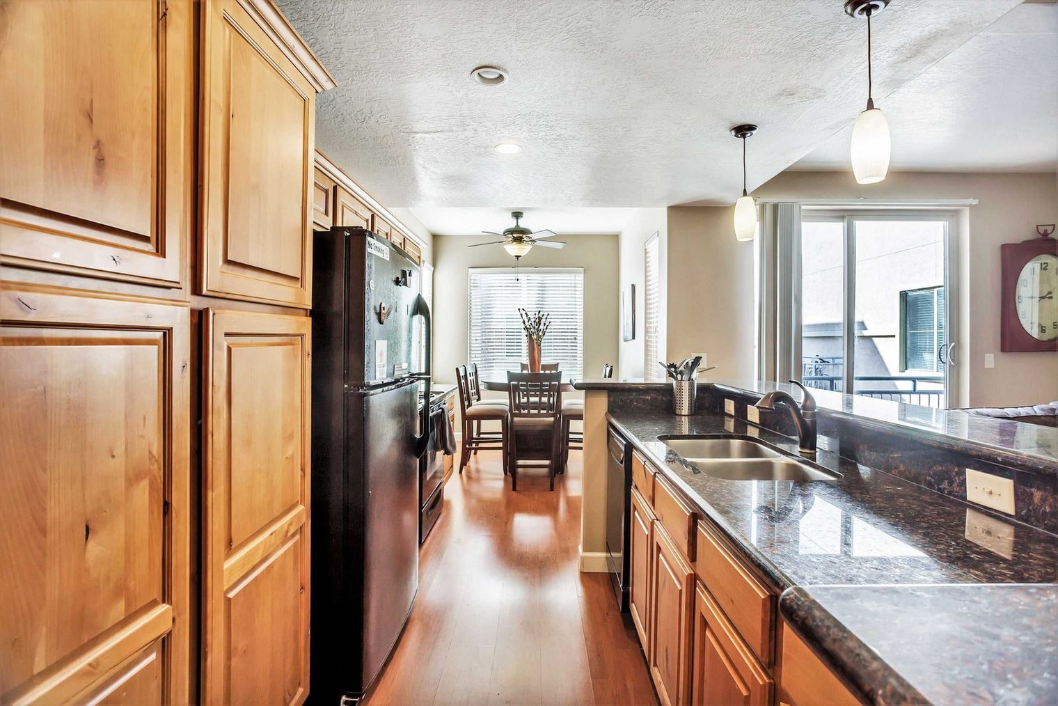 Building Photo - 606 W S Temple St