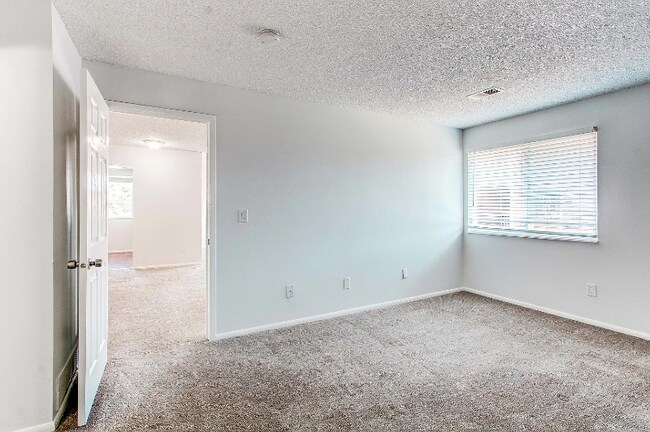 Building Photo - 3043 S Ursula Cir