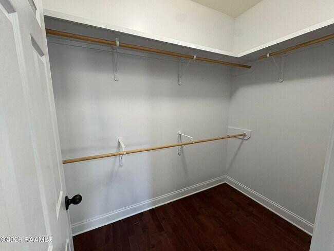 Building Photo - 120 Mirada Ln