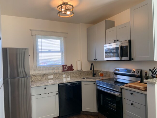 Building Photo - 201 E 26th St