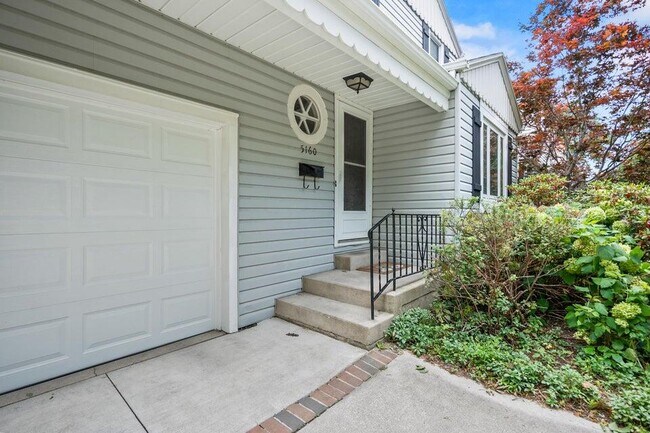 Building Photo - 5160 N Kent Ave