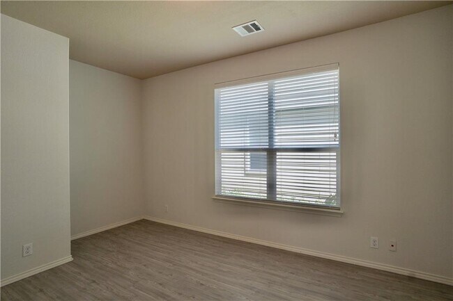 Building Photo - 8712 Wood Stork Dr