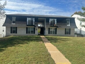 Building Photo - Westmoor Place 601