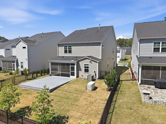 Building Photo - Modern 4-Bedroom Home in the Sought-After Ellis Crossing Community!