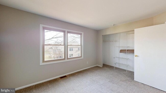 Building Photo - 72 Whethersfield Cir