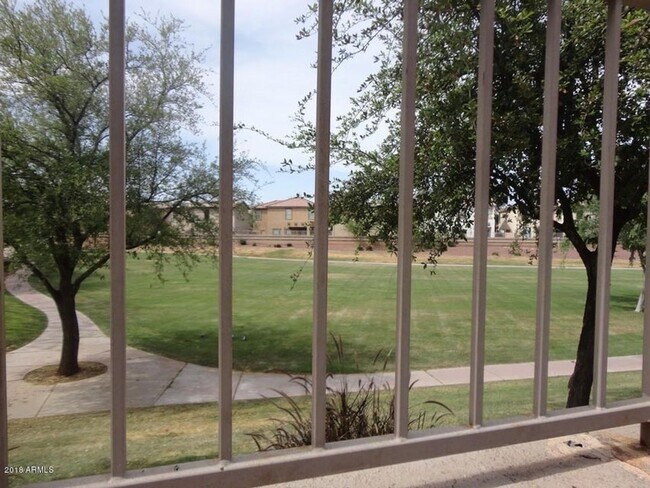 Building Photo - WATERFORD SQUARE COMMUNITY 3 BED 2.5 BATH