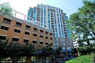 Building Photo - 1640 Maple Ave
