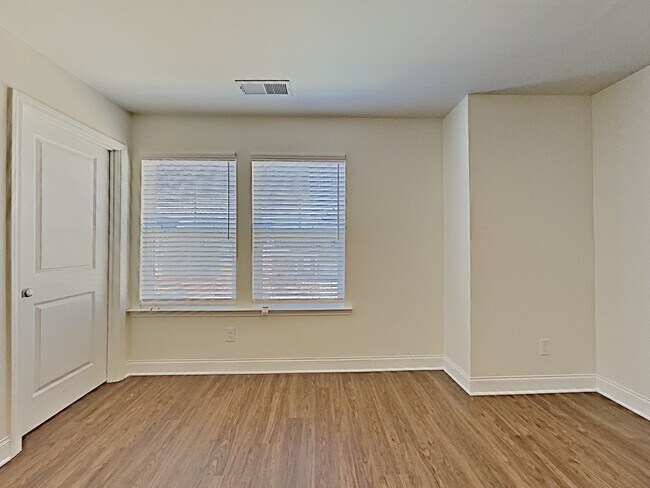 Building Photo - 410 Levon Ct