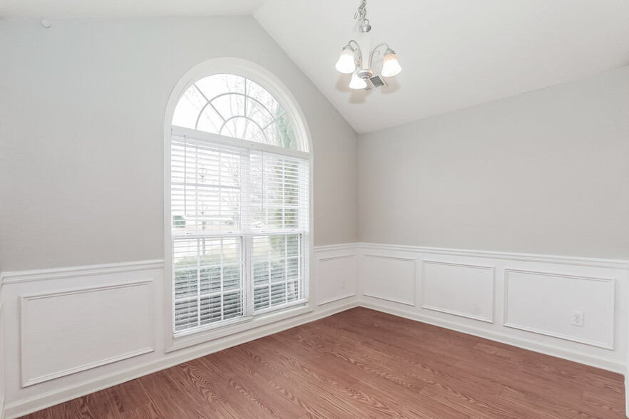 Building Photo - 409 Mazley Dr