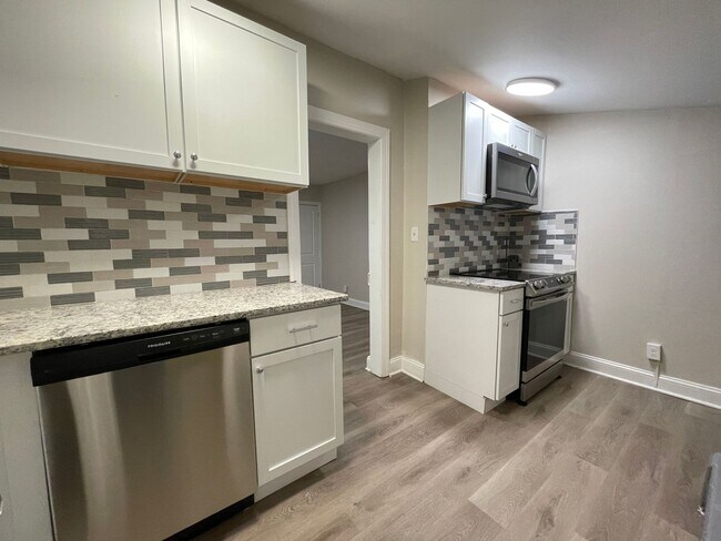 Building Photo - Beautiful 4 Bedroom, 1.5 Bath in Chester