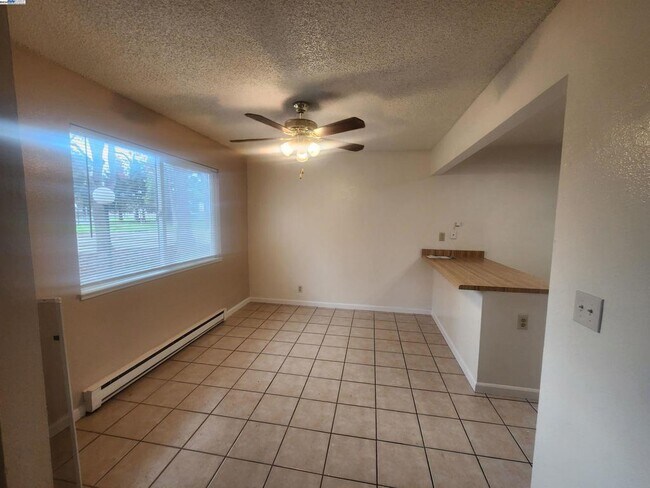 Building Photo - 27162 Tampa Ave