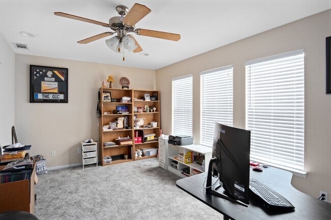 Building Photo - "FREE 2 WEEKS RENT! Spacious 4-Bedroom Oasis with 3.5 Baths at Harker Heights - 3,070 Sq Ft of Co...