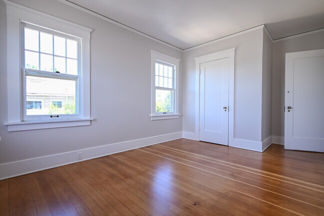 Building Photo - 1208 24th St