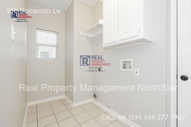 Building Photo - 920 Dogwood Ln