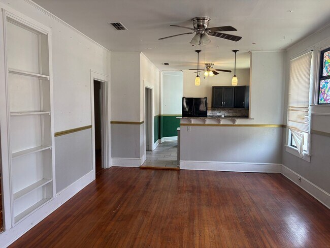Building Photo - 203 E Rutherford St