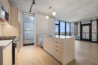 Building Photo - 1020 W Jackson Blvd