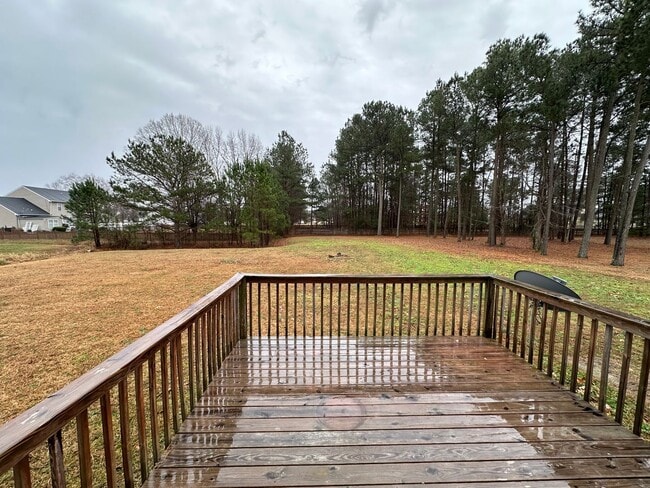 Building Photo - Spacious 4BR/3.5BA Two-Story Home in Queenswood Subdivision