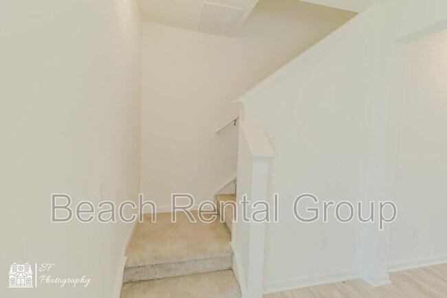 Building Photo - 122 Crescent Wy