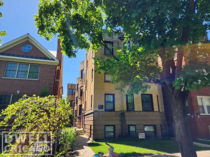 Building Photo - 2125 W Giddings St