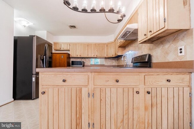 Building Photo - 2426 Falls Pl Ct