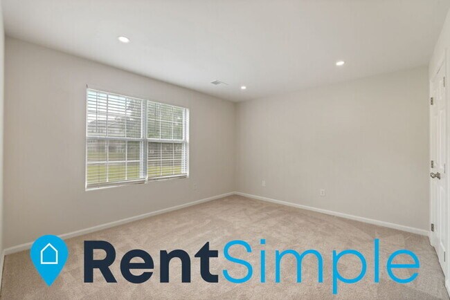 Building Photo - 8075 Lacy Dr