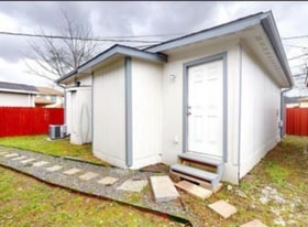 Building Photo - 912 Seymour St