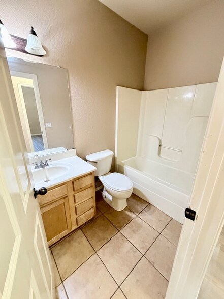 Building Photo - 1355 Oakland Ave